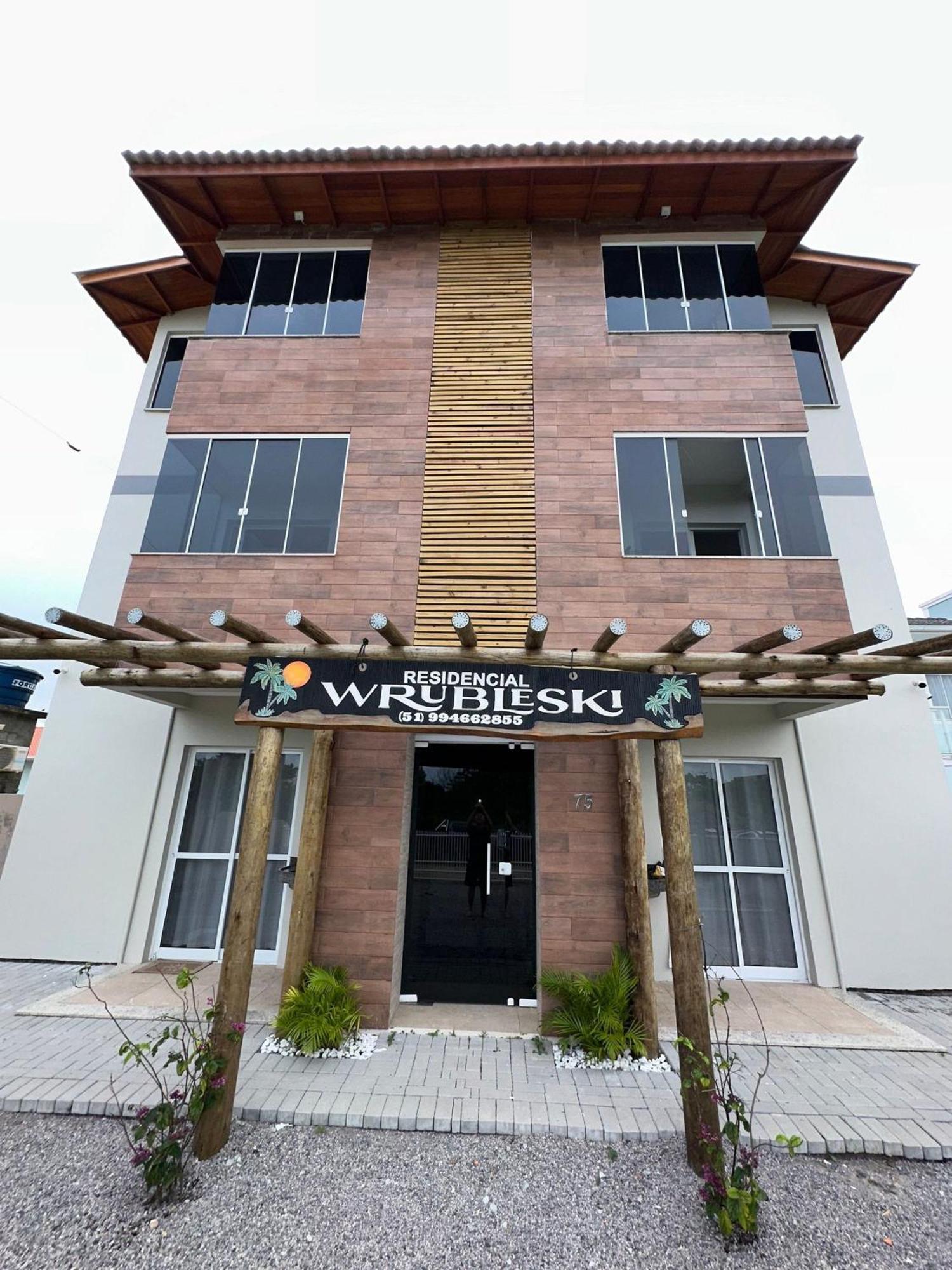 Residencial Wrubleski Sc Pinheira Exterior photo