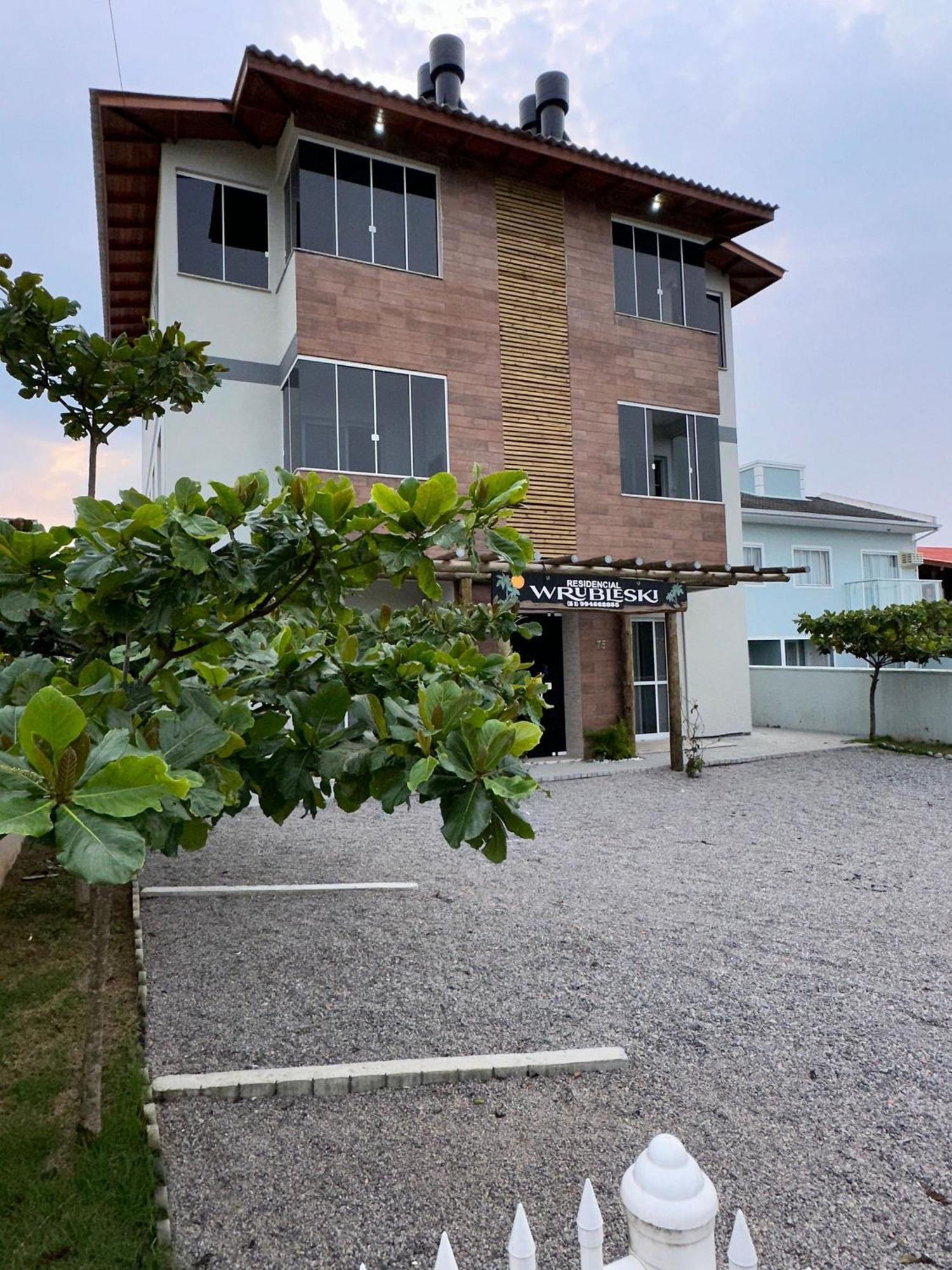 Residencial Wrubleski Sc Pinheira Exterior photo